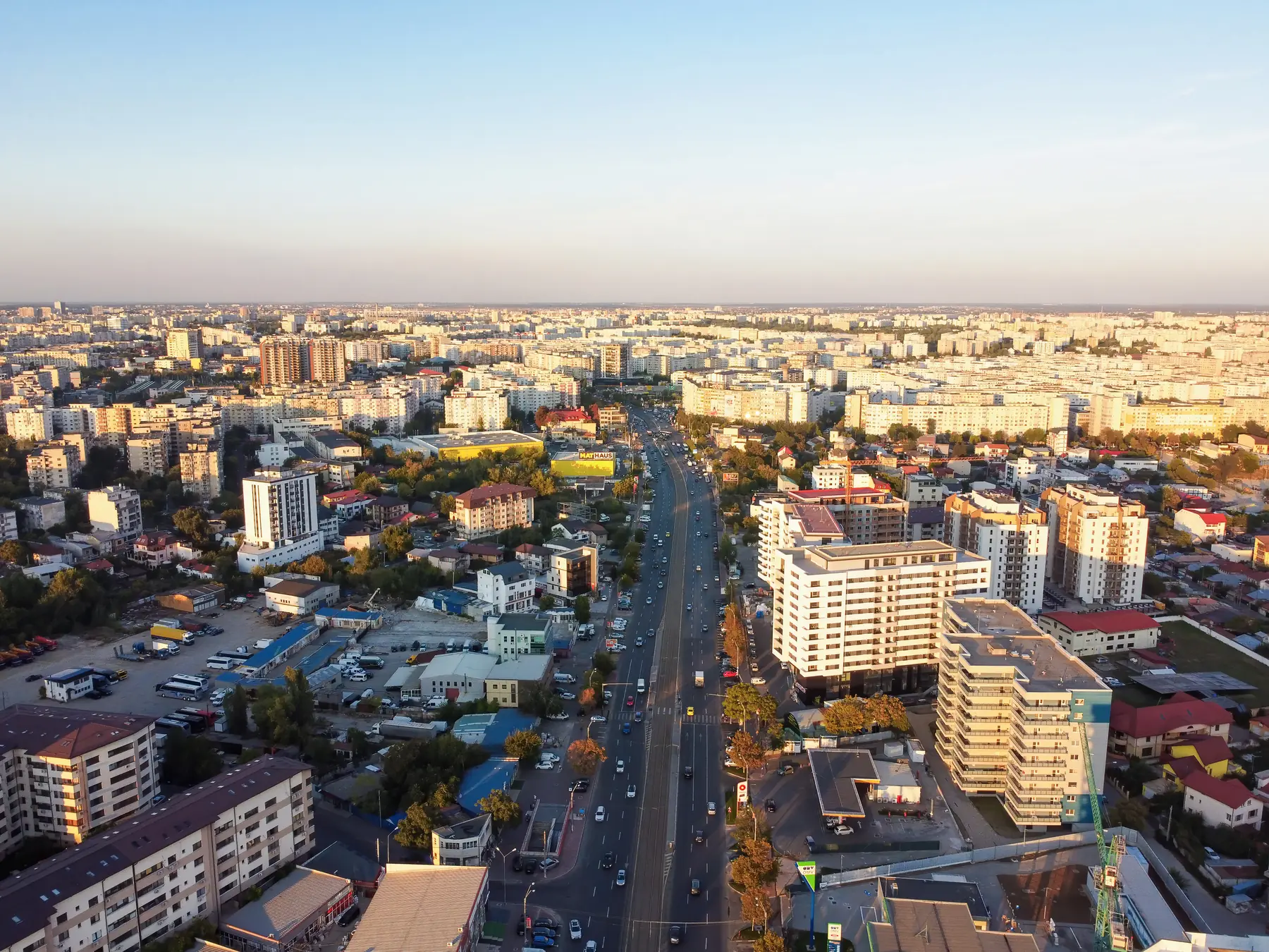 Vue aérienne d’une ville et de ses immeubles